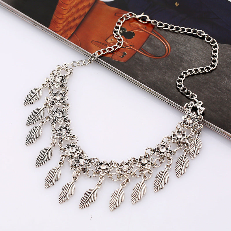 Vintage leaf tassel short necklace necklace