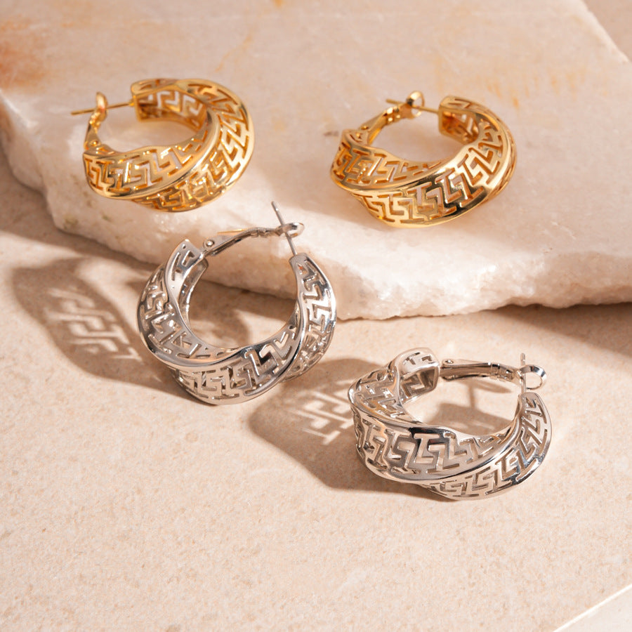 Exaggerated Twisted Round Geometric Women's Hollow Stud Earrings High-grade Earrings