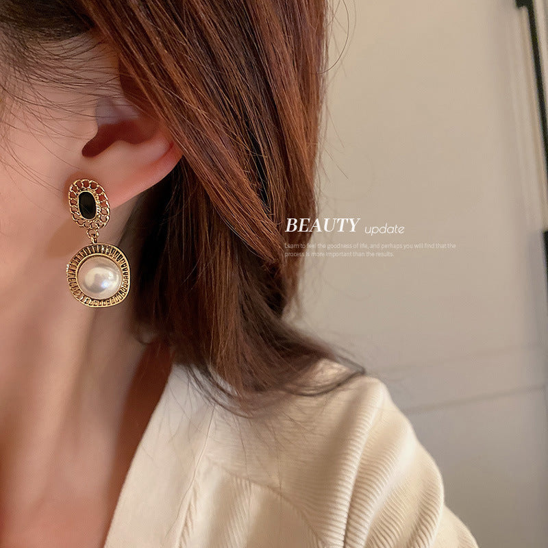 Irregular Pearl Circle Earrings Fashion Retro Long