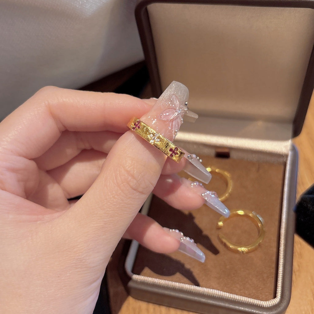 Alluvial Gold Brushed Four-petal Open Zircon Ring