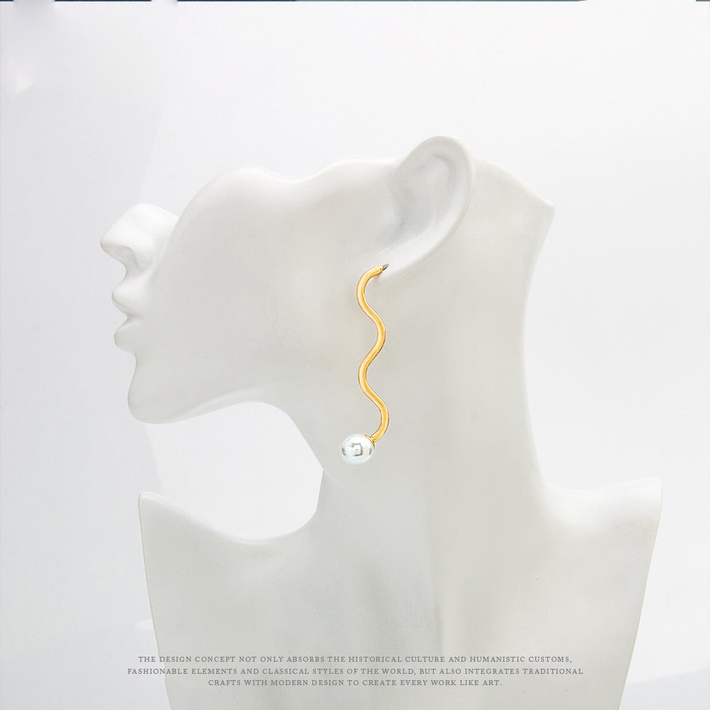 Pearl  Geometric S-shaped Net Red Alloy Stud Earrings