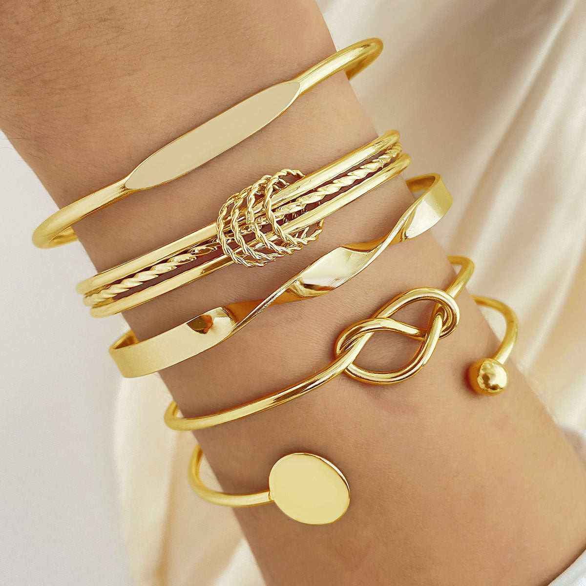 Creative Simple Temperament Lady Twisted Hip Hop Style Bracelet